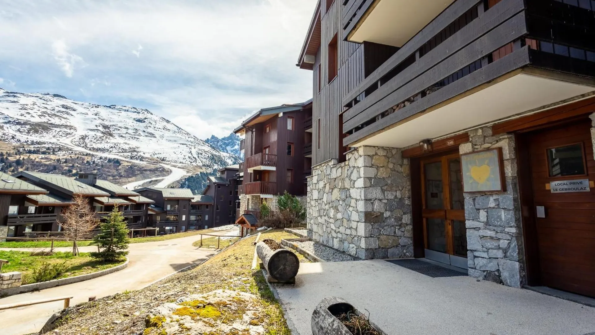 Apartment Ski-In Ski-Out 3-Bedroom Duplex Meribel Mottaret France