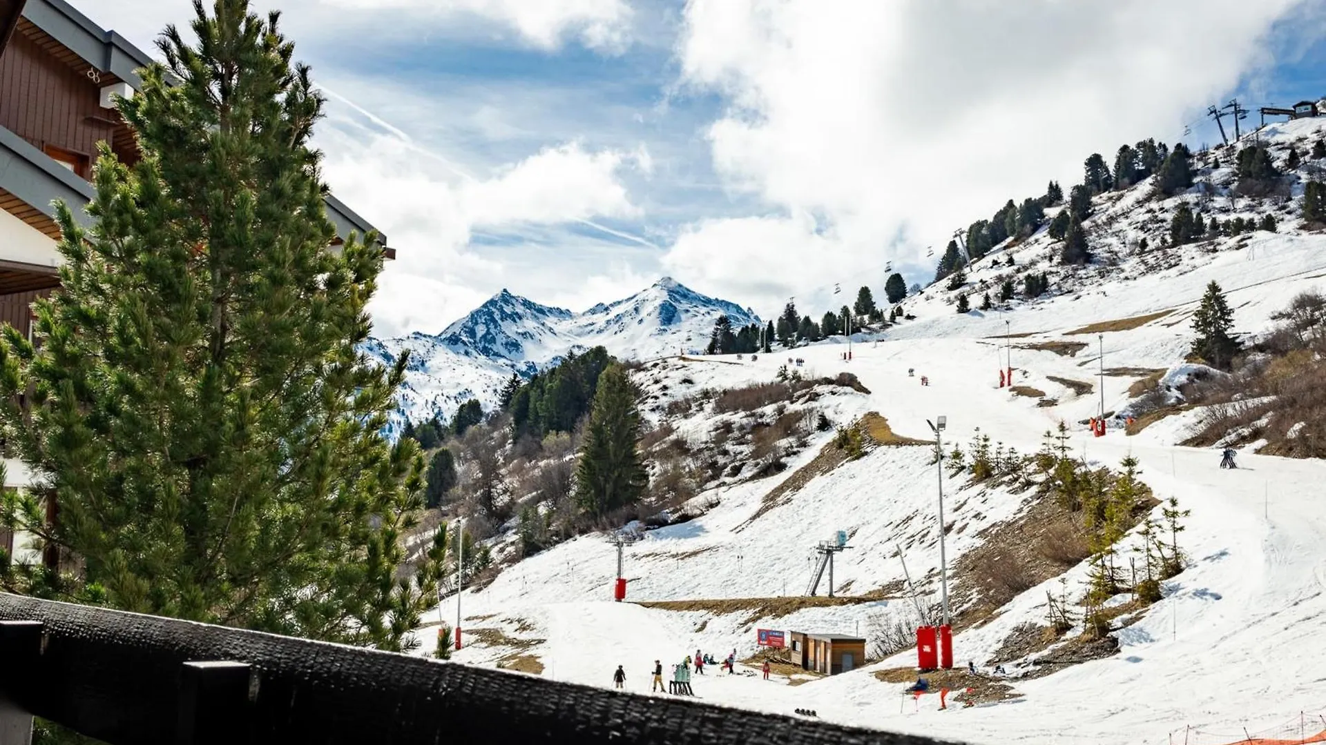 Ski-In Ski-Out 3-Bedroom Duplex Meribel Mottaret Apartment