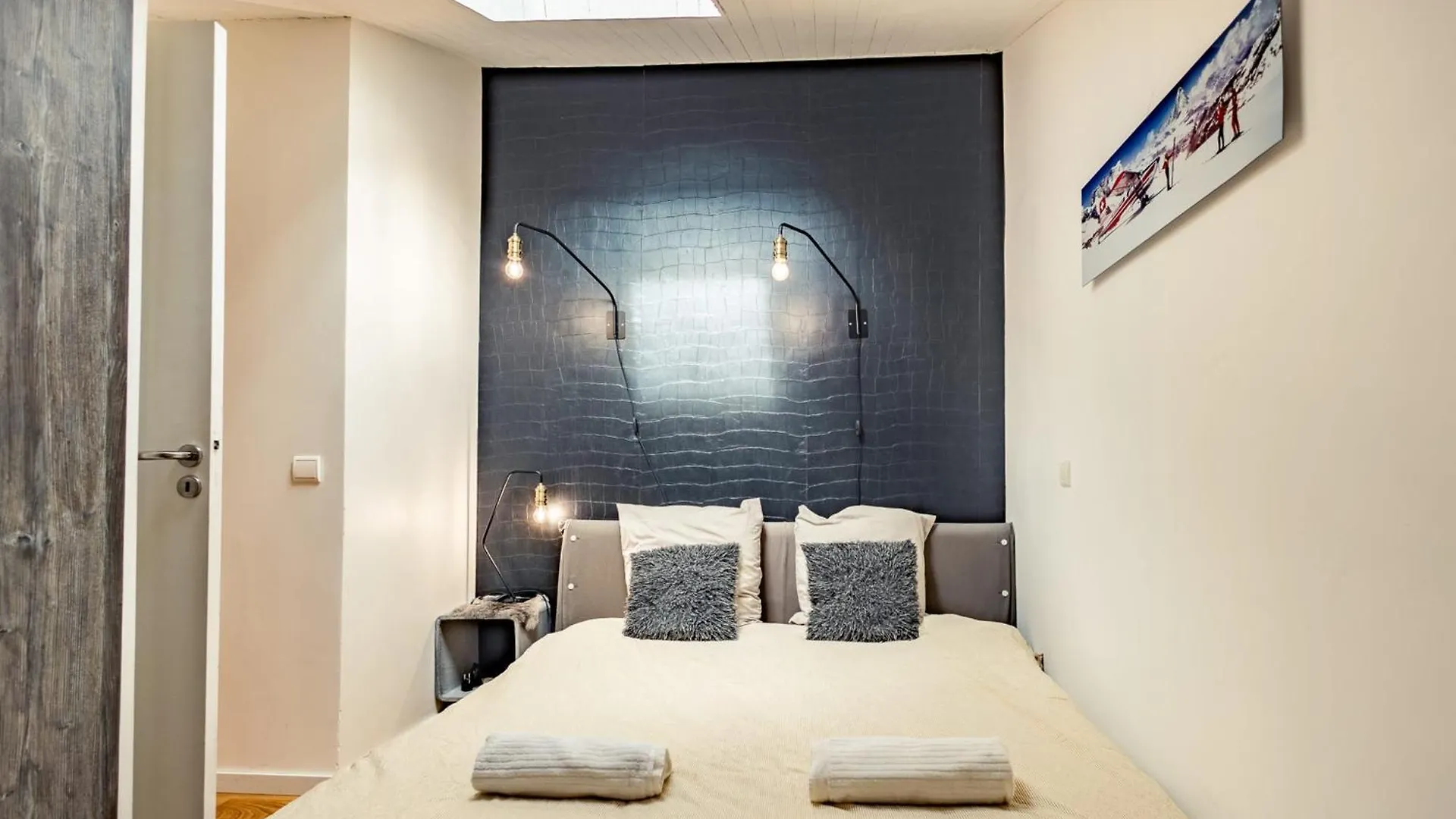 Apartment Ski-In Ski-Out 3-Bedroom Duplex Meribel Mottaret