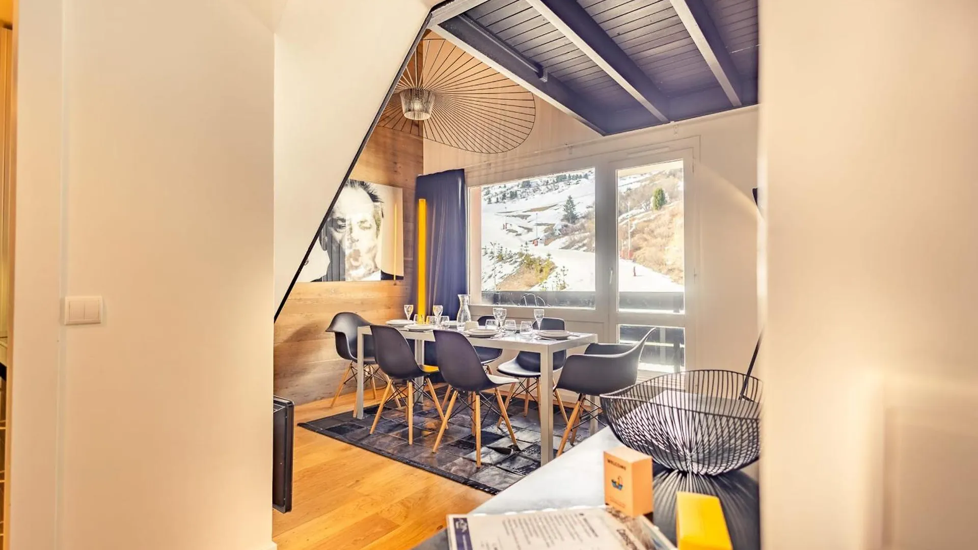 Ski-In Ski-Out 3-Bedroom Duplex Meribel Mottaret Apartment
